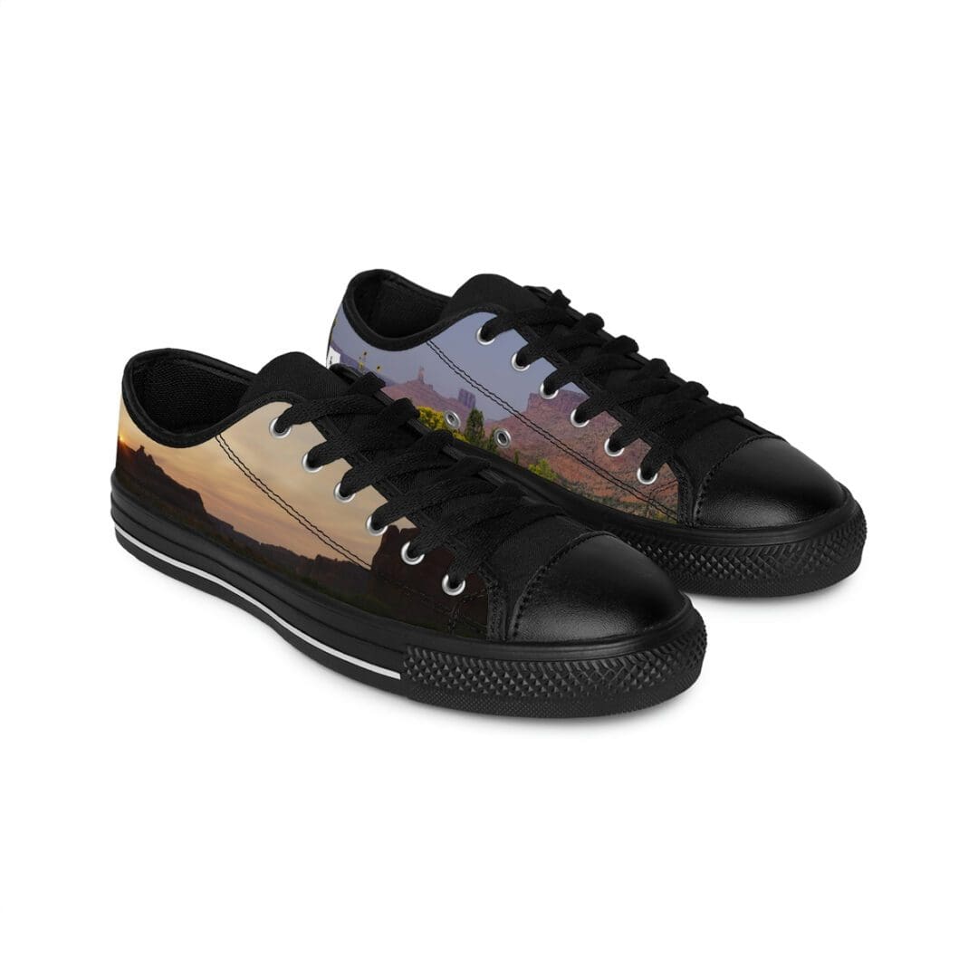 Black-rimmed trainers printed with mountain sunset
