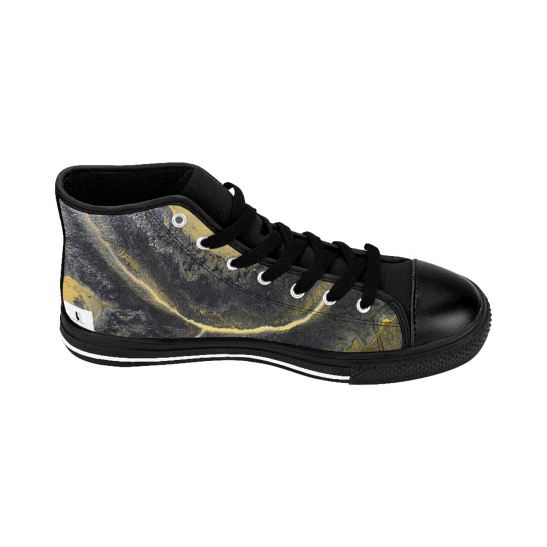 Sideview black sneakers with lightning-like streaks